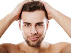 العناية قبل و بعد الزراعة الشعر فی عيادة تجميل للبشرة والشعر إكسيرجوانی